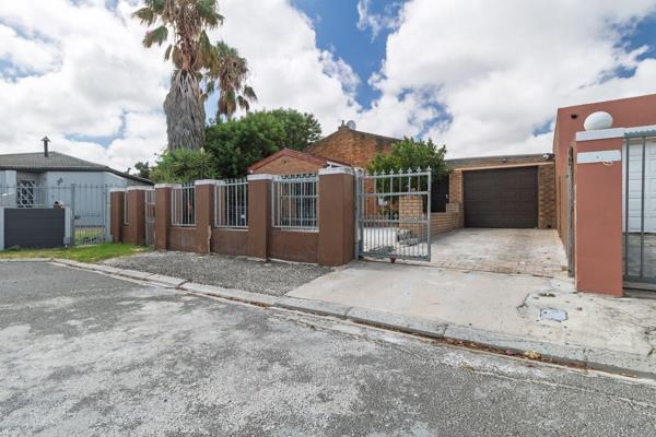 Welcome to this three bedroom face brick home in the heart of Highbury, Kuilsriver. This home is located close to the entrance of ...