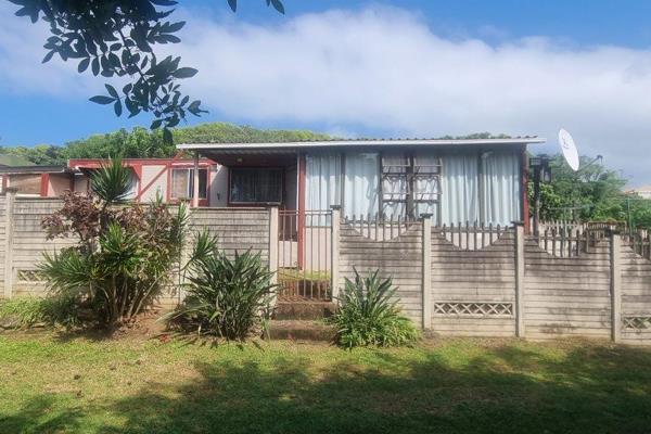 This neat Park home will be the ideal break away home or if you want to retire at the sea. It comes with most of the furniture (even a ...