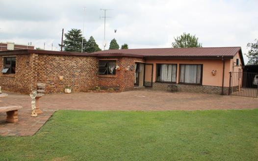 4 Bedroom House for sale in Meyerton Park