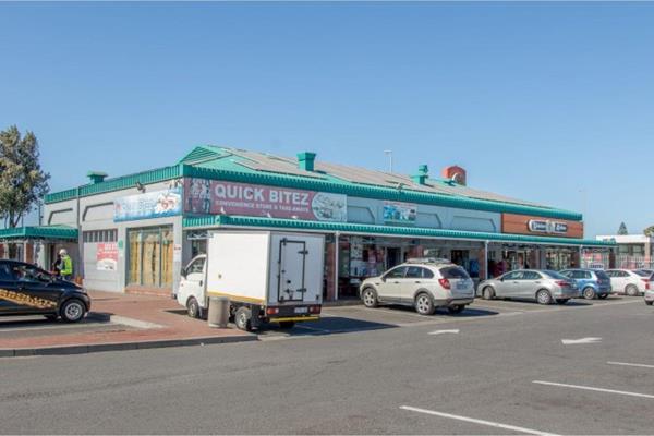 This prime retail space in Viking Park offers 470m2 of open-plan space, perfect for ...