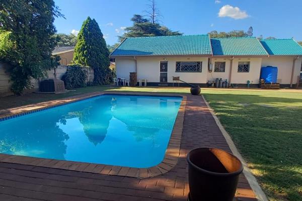 Totally off the grid.
Set in an prime area in The Vaal.
This magnificent completely renovated home totally off the grid has brand new ...