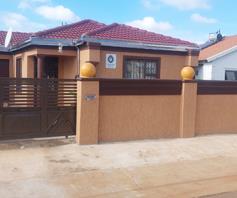 House for sale in Savanna City