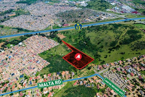 Located at the corner of Jan De Necker and Malta Road, this 3.1-hectare property ...