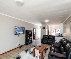 Townhouse for sale in Beacon Bay