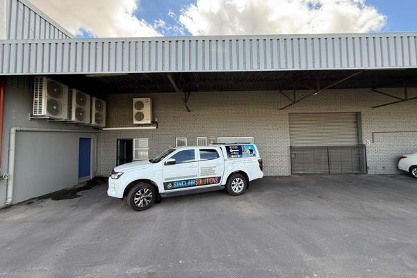 This well-maintained open-plan warehouse offers a spacious layout with good height ...