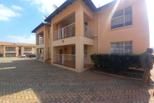 Imagine coming home to a stylish two-bedroom flat on the second floor of a secure complex in Rensburg, Heidelberg. As you step inside ...