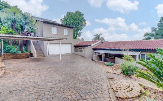 4 Bedroom House for sale in Weltevreden Park
