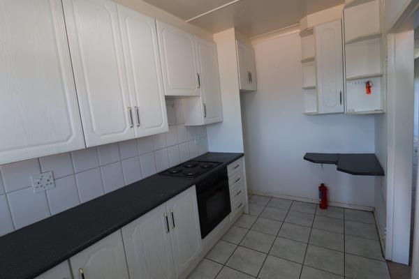 This spacious 2-bedroom flat is available 1 April 2025.

It has 2 very spacious ...