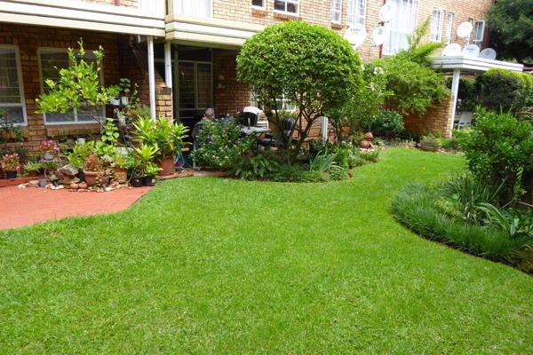 This beautiful and very private garden unit in Lynnwood-Oord Retirement Village has come up for sale.
The covered patio leads to a ...