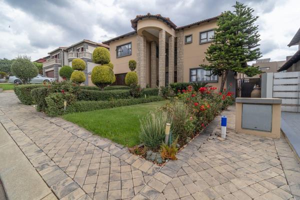 4 Bedroom House for sale in Aspen Hills - 36 Honeybush Crescent