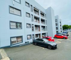 Apartment / Flat for sale in Athlone Park