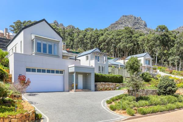 Stunning 4-bedroom all en-suite  home with a study in the prestigious  Constantia Nek Security Estate.

Well positioned in the very ...