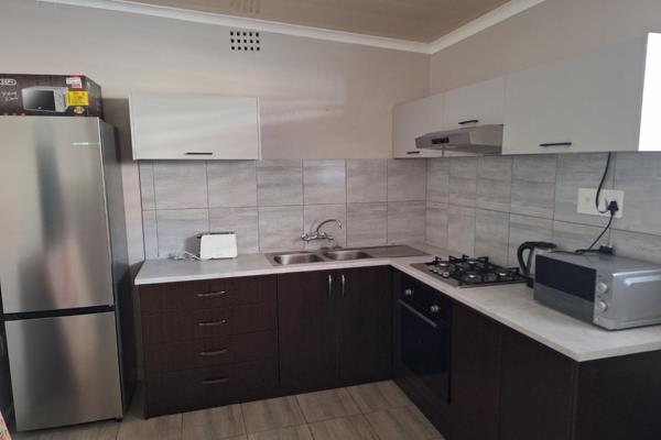 Newly renovated 1 bedroom flat, suitable for a single person or couple.  The generous ...