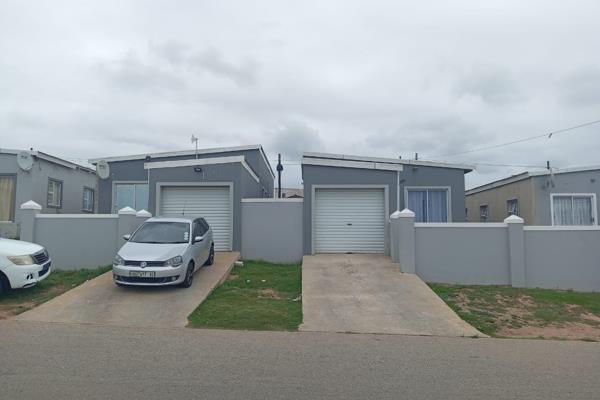 Investment properties for sale in Ex29, Bethelsdorp

 These beautiful  properties each feature 3 bedrooms, including a master bedroom ...