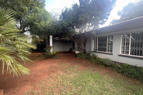 Lovely 2 bedrooms 1 bathroom townhouse available at The Links bordering Meyerton Golf course .  Available immediately. One months ...