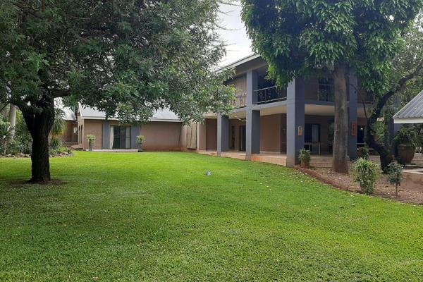 This unique property has it all! From stylish living to cattle handling facilities and goat pen. Situated in a popular area, close to ...