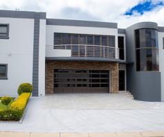 House for sale in Woodhill Estate