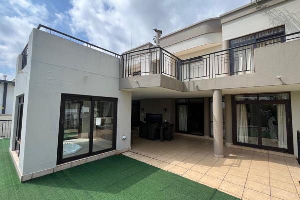 This furnished 4 bedroom home is situated in Waterkloof Heights Security Estate and has loads of natural light and stunning ...