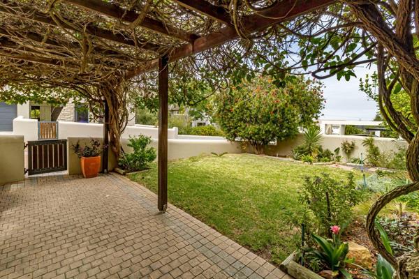 Discover your dream home in the heart of Schonenberg, boasting breath-taking views and modern comforts. This beautiful property ...