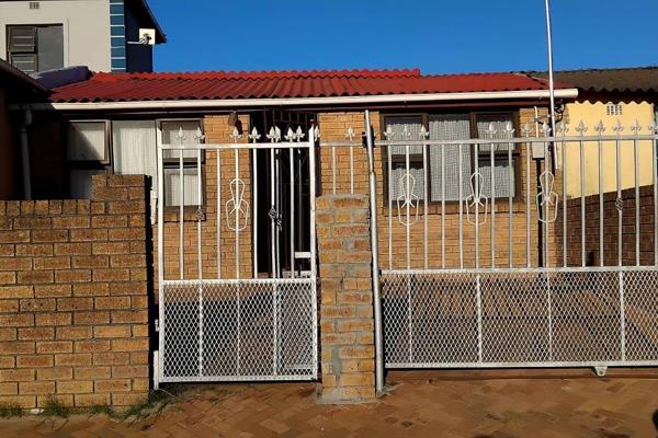 Humble 2-Bedroom Home for Sale in Gugulethu
This cozy, humble home is perfect for beginners or those looking for a fresh start. Located ...