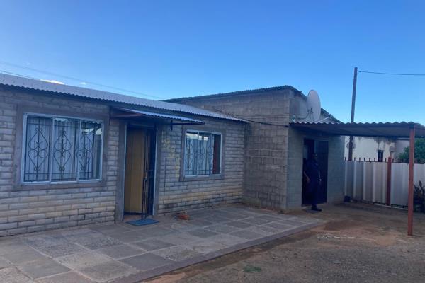 One bedroom apartment in Grassland to rent. 

Bedroom with en-suite bathroom. On main road and close to shopping centres. 

Call me for ...