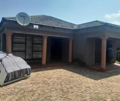 House for sale in Tshikota