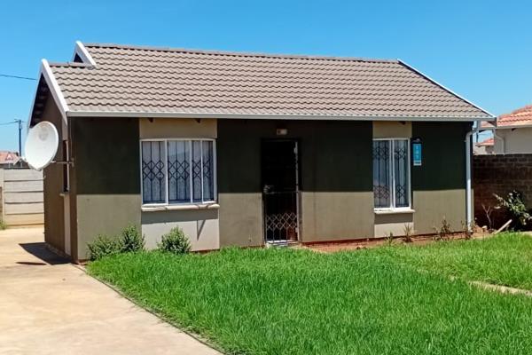 This delightful 2-bedroom residence in Savanna City is perfect for first-time homebuyers or small families seeking a place to establish ...