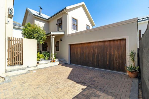 This 3 bedroom family home is situated in the upmarket Graanendal Security Estate in ...