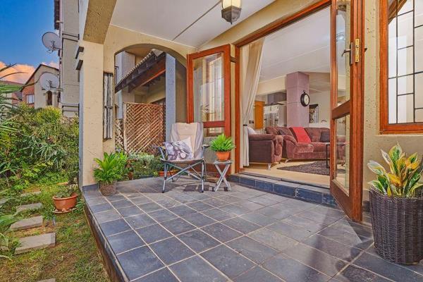 Nestled within a well-maintained complex in the heart of Randpark Ridge, this charming 2-bedroom, 2-bathroom home offers a perfect ...