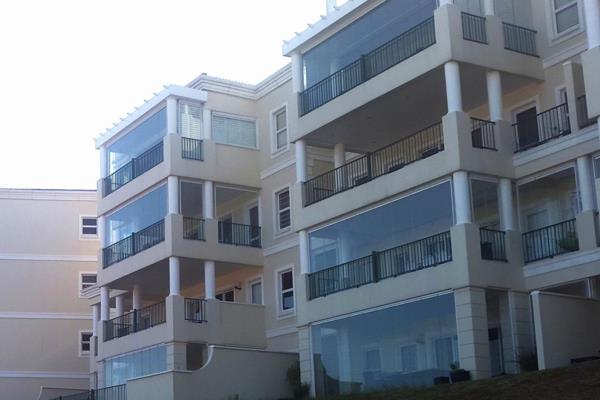 Property.CoZa Legends, offers a spacious  and  airconditioned 3 Bedroom, 3 bathroom apartment in an access controlled and monitored ...