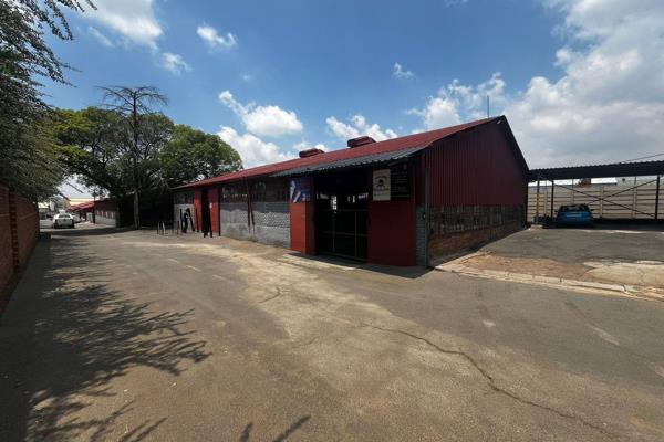 This exceptional industrial park in Anderbolt, Boksburg, presents a rare investment ...