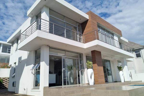 Very Modern - Awesome 5 bedroom/5.5 bathroom family dream home
Land = 670m2 and house = ...