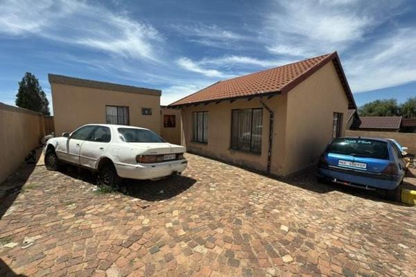 This Investment property offers:
Main house with Two bedrooms, Bathroom, Kitchen, lounge, Five outside rooms and parking for Three ...