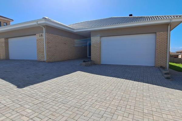 ?? Luxury Family Living in Menkenkop – A Rare Gem ??

29 Paul Street, Menkenkop, Mossel ...