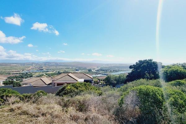 Prime 732 m&#178; Vacant Land with Spectacular Views in Hartenbos Heuwels
Discover the ...