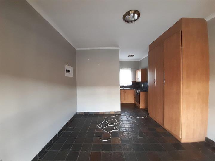 Listing number: P24-115698146, Image number: 2