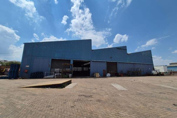 Large open warehouse / factory space available for rental in a multi-tenanted industrial ...