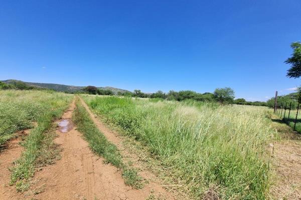 Overview: This expansive 18-hectare vacant stand is located in the picturesque area of Rietfontein, Hartbeespoort. Between the stunning ...