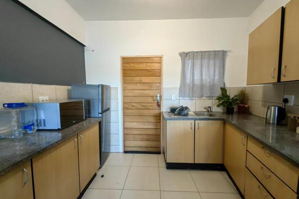 Bachelor apartment at the popular Milpark Mews, close to various amenities.
This apartment is suited for a mature individual with ...