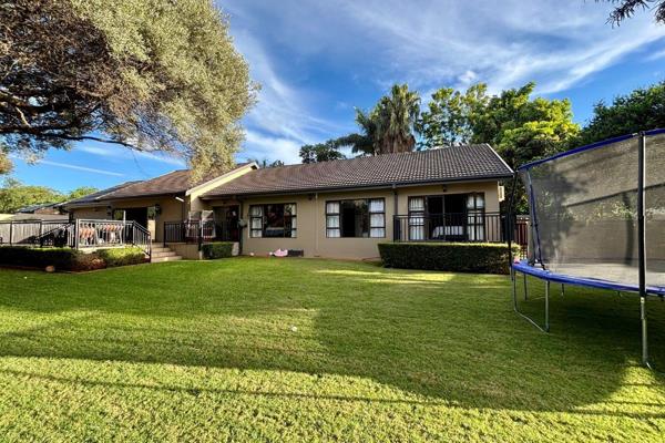 Situated in Wonderboom, a beautiful residential area that has easy access to Main roads-Sefako Makgatho drive, Public transport ...