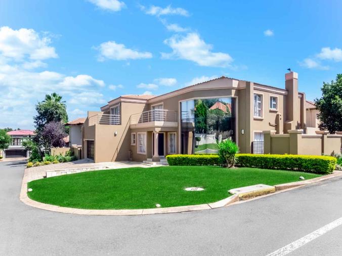 4 Bedroom House for Sale in Dainfern