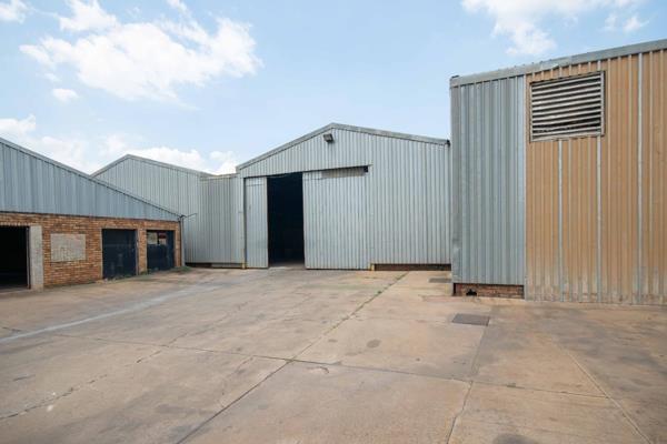 Location: Conveniently located with excellent access from the N4.
Warehouse Space: 800m&#178; with an eave height of 4.7m and a ridge ...