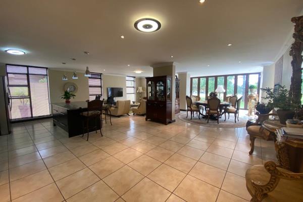 This property is situated on Emfuleni Golf Estate on the Vaal River.

Gorgeous open plan house with stunning view of golf course.  4 ...