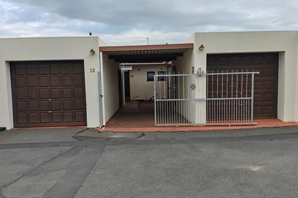 This unique sectional unit comes with 2 single lock up garages plus a gated court yard under an awning to give a total of 5 secure ...