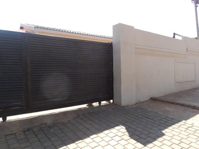 2 Bedroom House for Sale in Kagiso