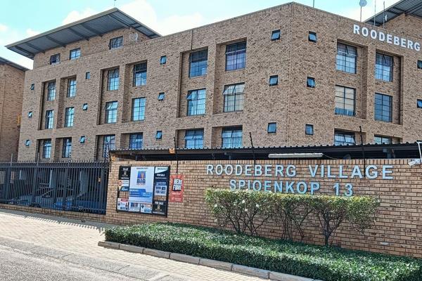 Looking for an investment property? This modern ground floor bachelor unit in Roodeberg might be ideal for you. Spacious &amp; ...