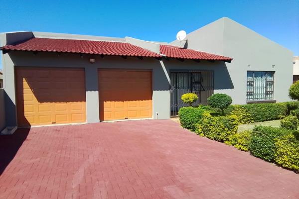 Stunning Family Home for Rent in Vosloorus!
We present a beautiful family home, perfectly situated in a desirable neighborhood ...