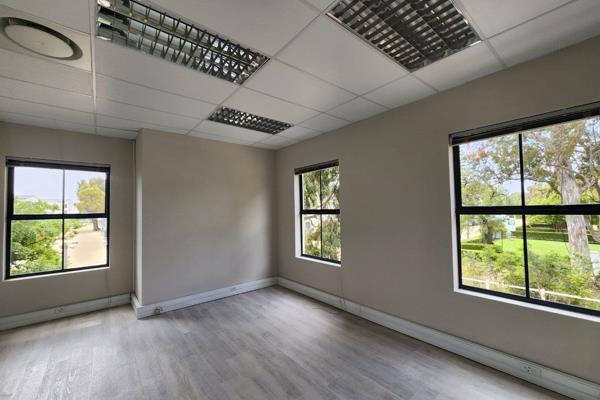 Gorgeous commercial offices situated on the first floor of Crossfire House in Paardevlei ...