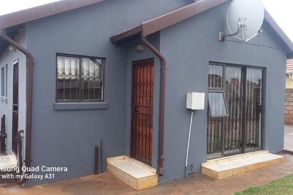 This  is a 2 bedroom (BIC) property with 1 bathroom seperate toilet, open plan lounge/fitted kitchen and double carport.The property is ...