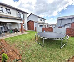 Townhouse for sale in Rooihuiskraal North